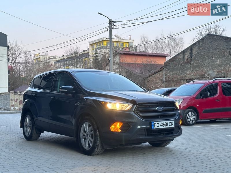 Внедорожник / Кроссовер Ford Escape 2019 в Тернополе
