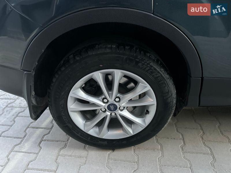 Внедорожник / Кроссовер Ford Escape 2019 в Тернополе
