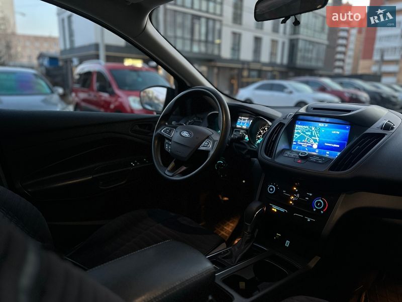 Внедорожник / Кроссовер Ford Escape 2019 в Тернополе
