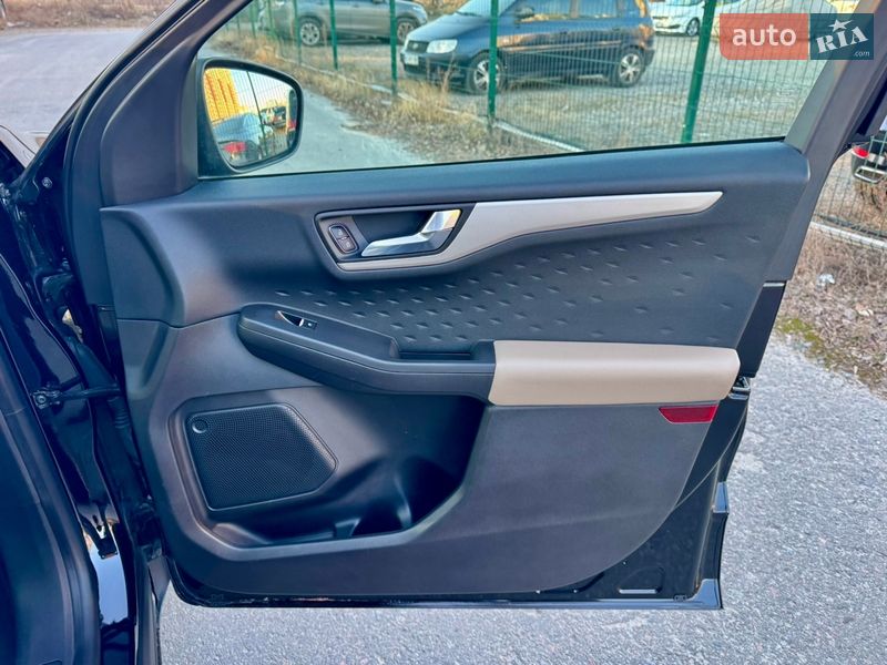 Внедорожник / Кроссовер Ford Escape 2019 в Киеве