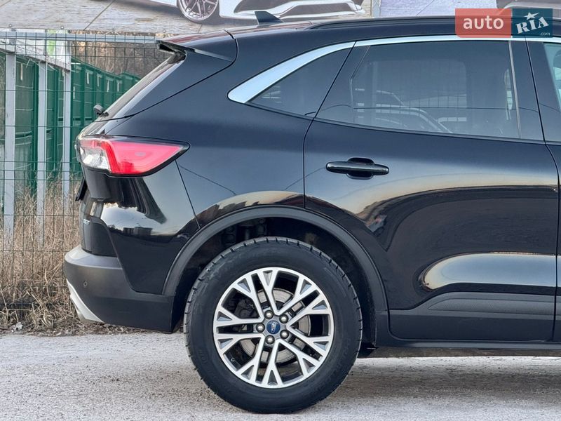 Внедорожник / Кроссовер Ford Escape 2019 в Киеве