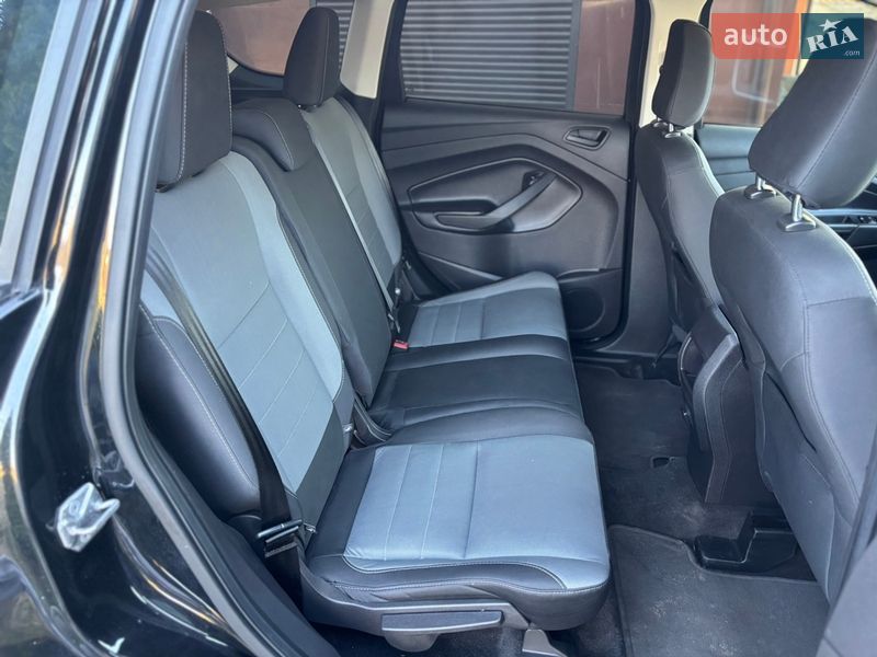 Внедорожник / Кроссовер Ford Escape 2017 в Ивано-Франковске
