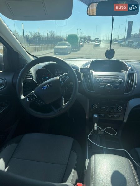 Внедорожник / Кроссовер Ford Escape 2017 в Вишневом фото 7 Внедорожник / Кроссовер Ford Escape 2017 в Вишневом