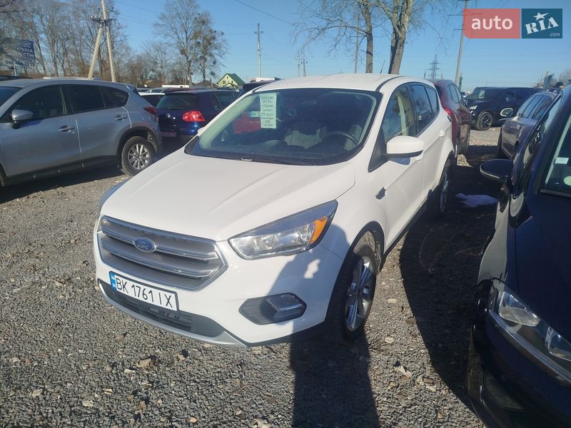Внедорожник / Кроссовер Ford Escape 2017 в Ровно