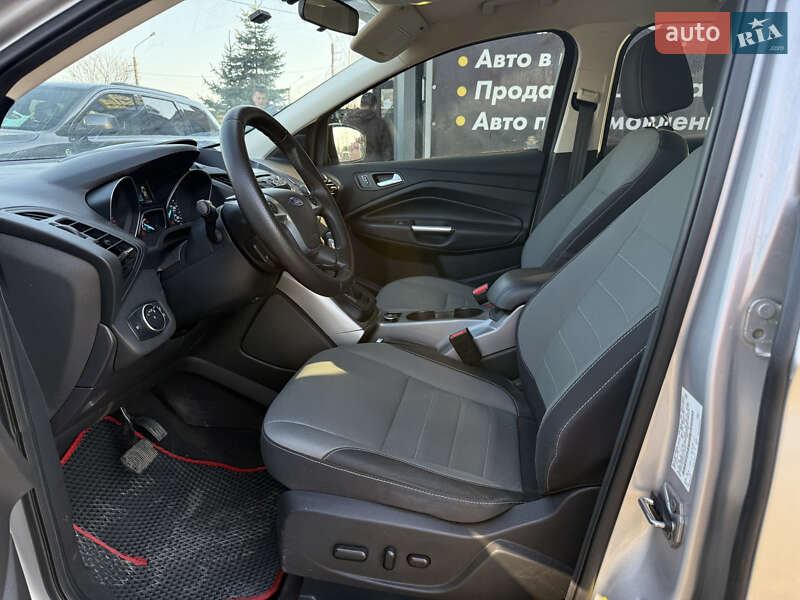 Внедорожник / Кроссовер Ford Escape 2016 в Ивано-Франковске