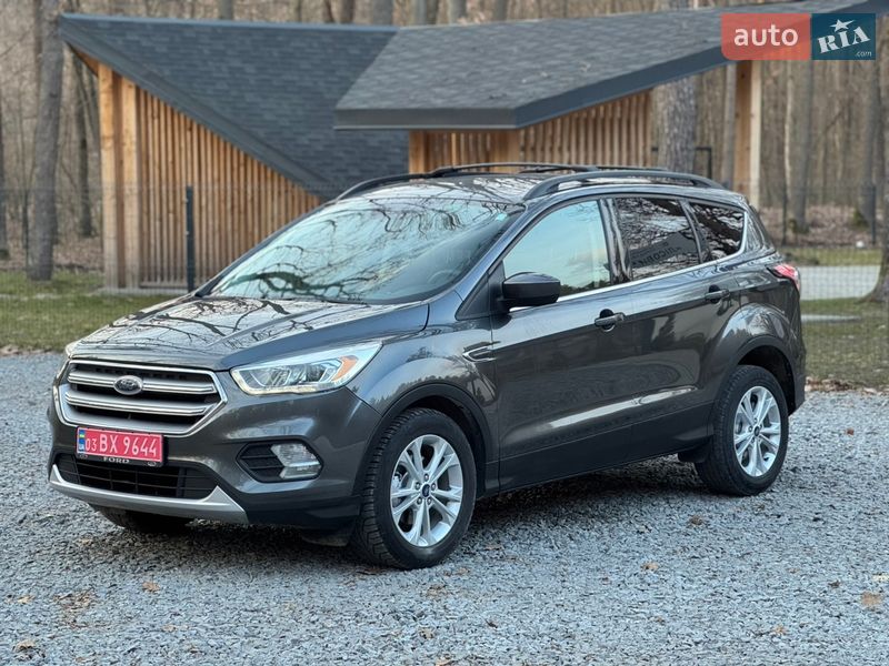 Позашляховик / Кросовер Ford Escape 2017 в Радивиліві
