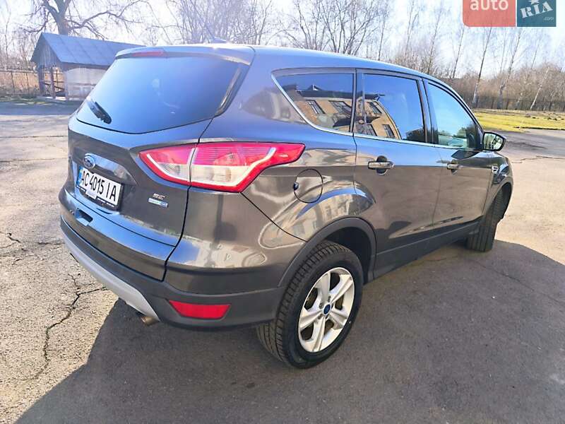 Внедорожник / Кроссовер Ford Escape 2015 в Луцке