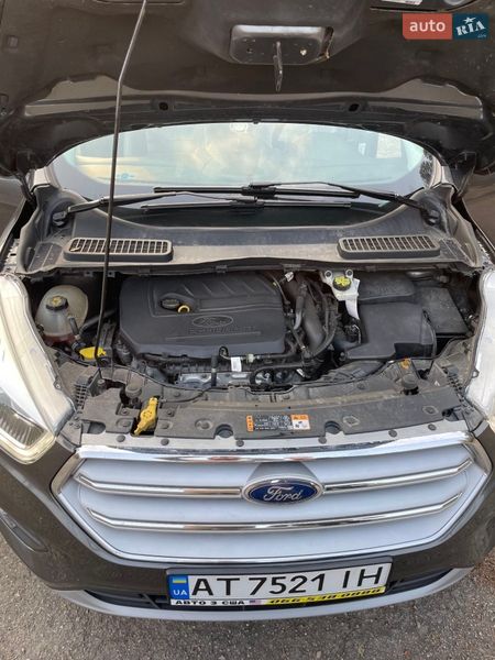 Внедорожник / Кроссовер Ford Escape 2017 в Калуше