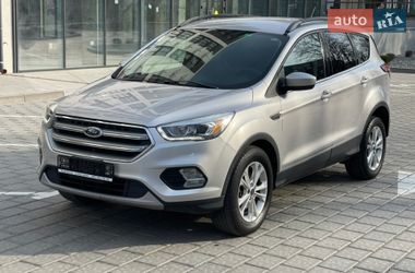 Позашляховик / Кросовер Ford Escape 2016 в Рівному