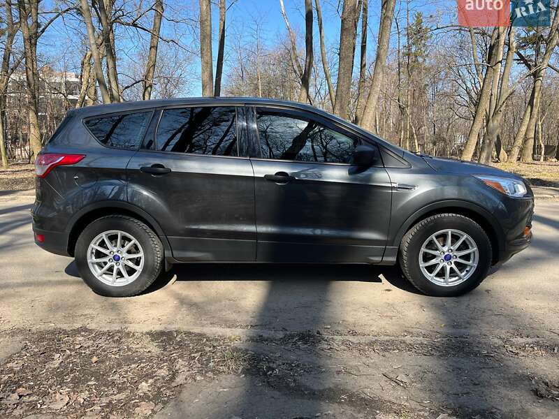 Внедорожник / Кроссовер Ford Escape 2015 в Черновцах