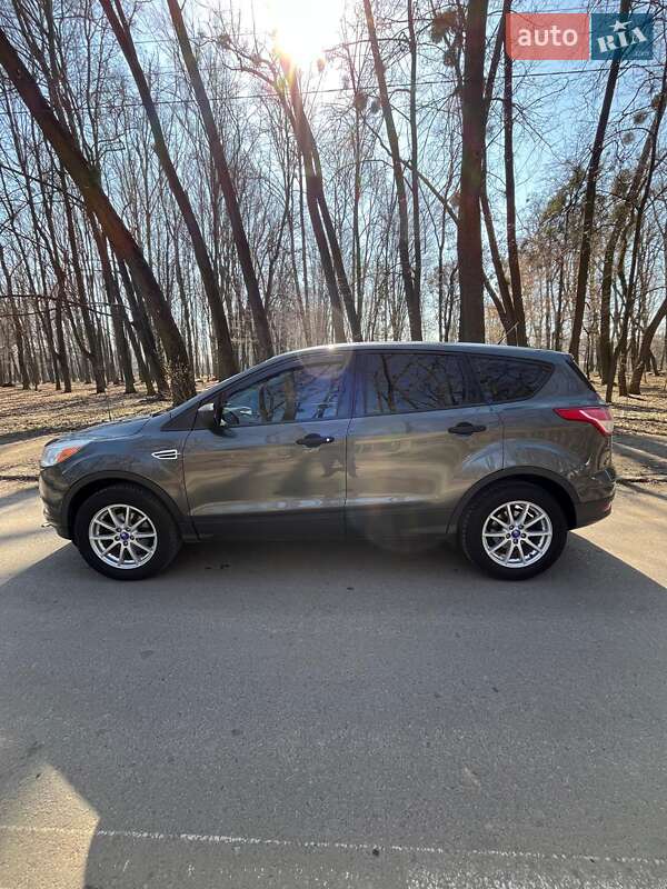 Внедорожник / Кроссовер Ford Escape 2015 в Черновцах