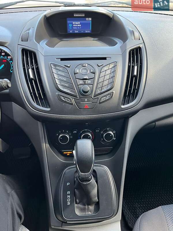 Внедорожник / Кроссовер Ford Escape 2015 в Черновцах