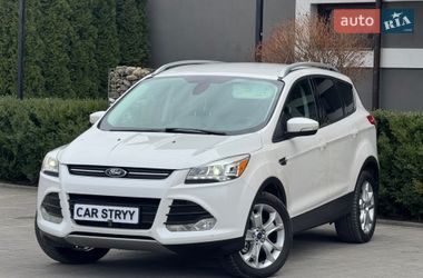 Внедорожник / Кроссовер Ford Escape 2015 в Стрые