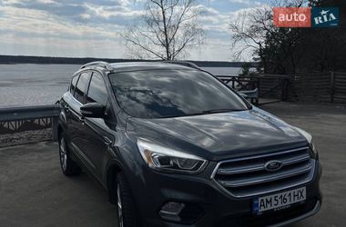 Внедорожник / Кроссовер Ford Escape 2017 в Малине