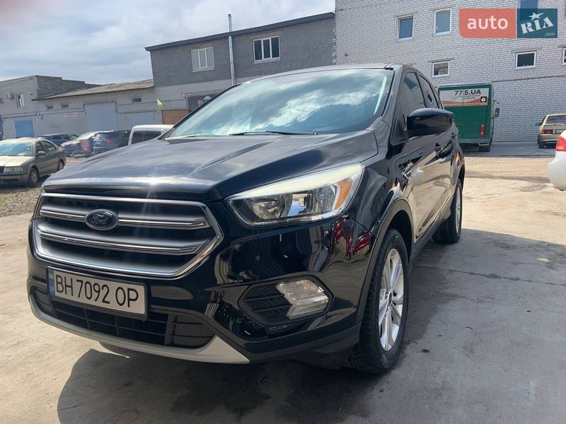 Внедорожник / Кроссовер Ford Escape 2016 в Черкассах