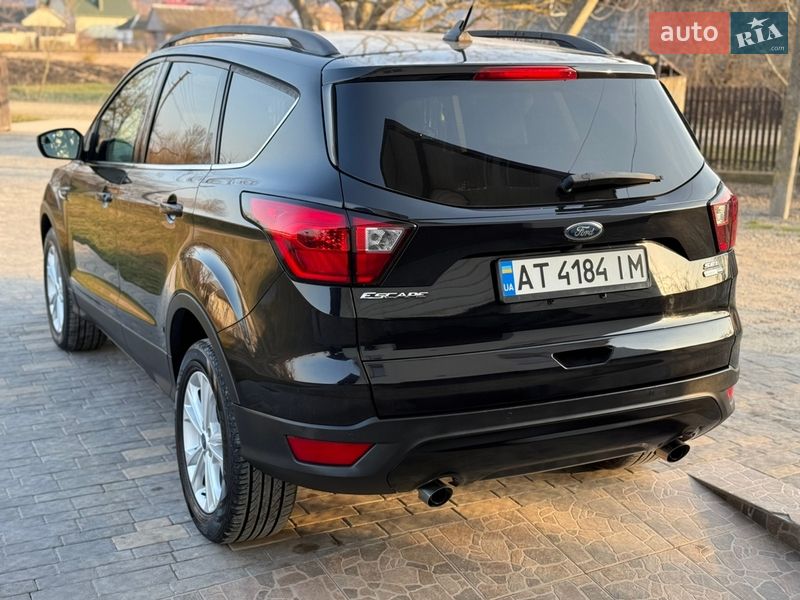 Внедорожник / Кроссовер Ford Escape 2019 в Ивано-Франковске