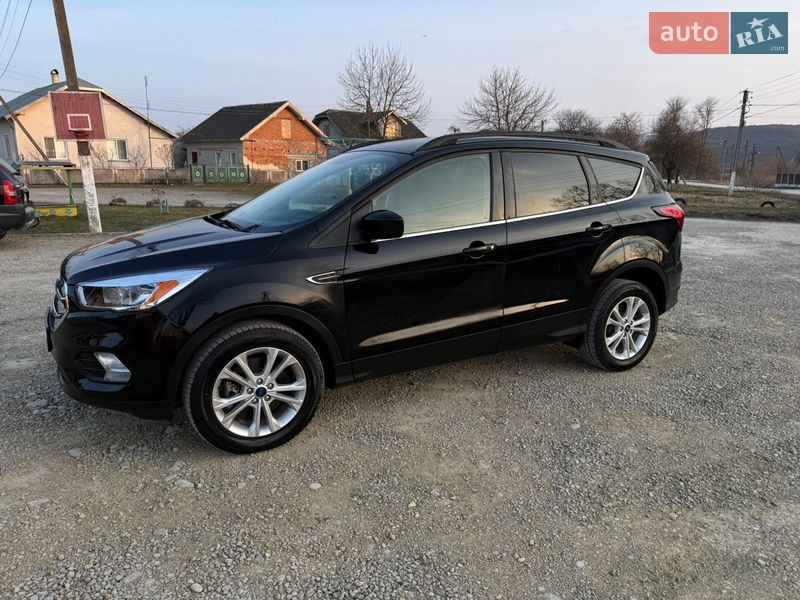 Внедорожник / Кроссовер Ford Escape 2019 в Ивано-Франковске