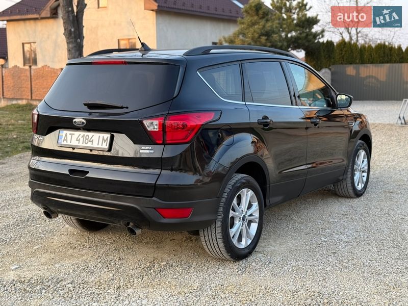 Внедорожник / Кроссовер Ford Escape 2019 в Ивано-Франковске