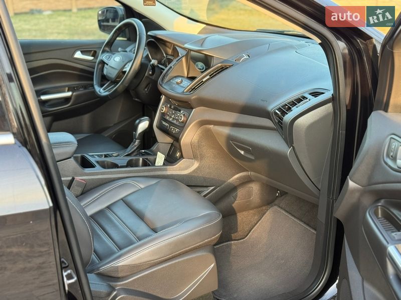 Внедорожник / Кроссовер Ford Escape 2019 в Ивано-Франковске