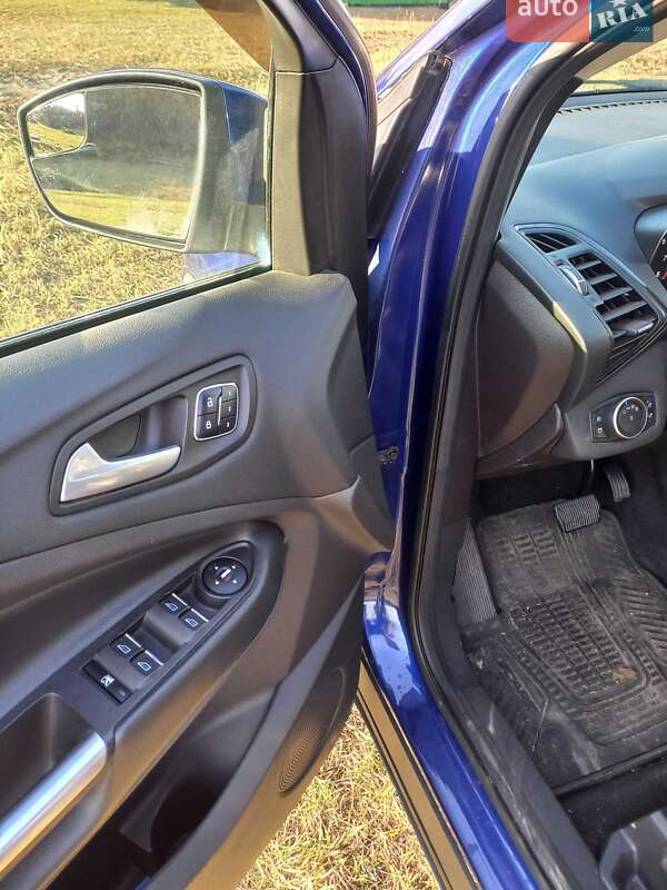 Позашляховик / Кросовер Ford Escape 2015 в Кременчуці