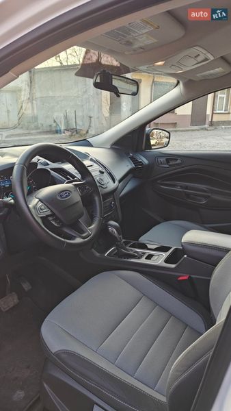 Внедорожник / Кроссовер Ford Escape 2017 в Львове