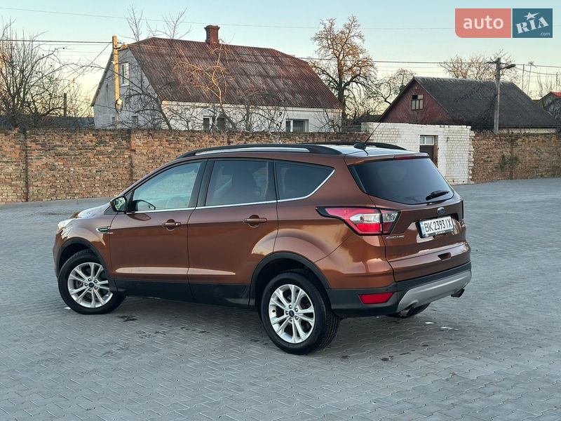 Внедорожник / Кроссовер Ford Escape 2017 в Дубно