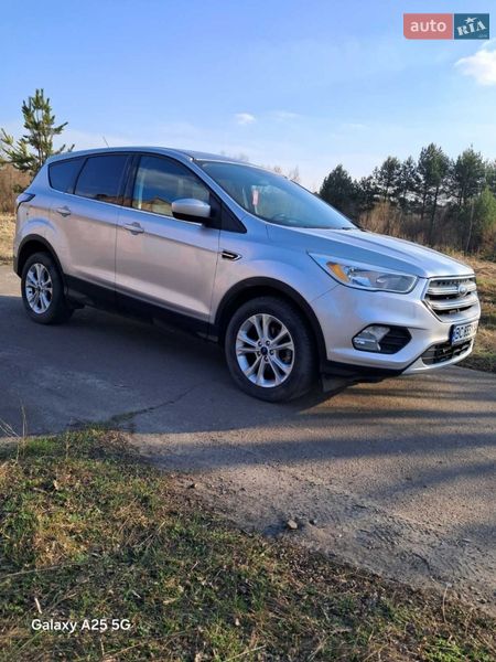 Позашляховик / Кросовер Ford Escape 2017 в Соснівці