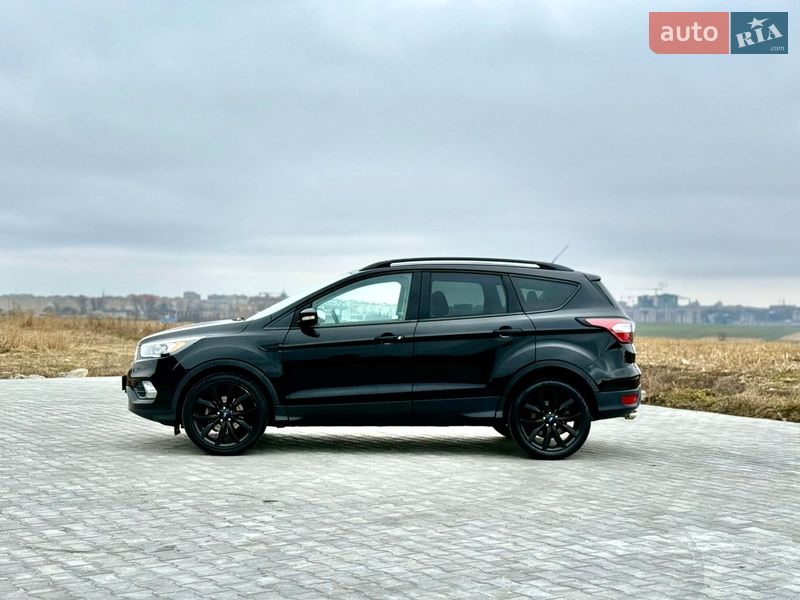 Позашляховик / Кросовер Ford Escape 2016 в Тернополі