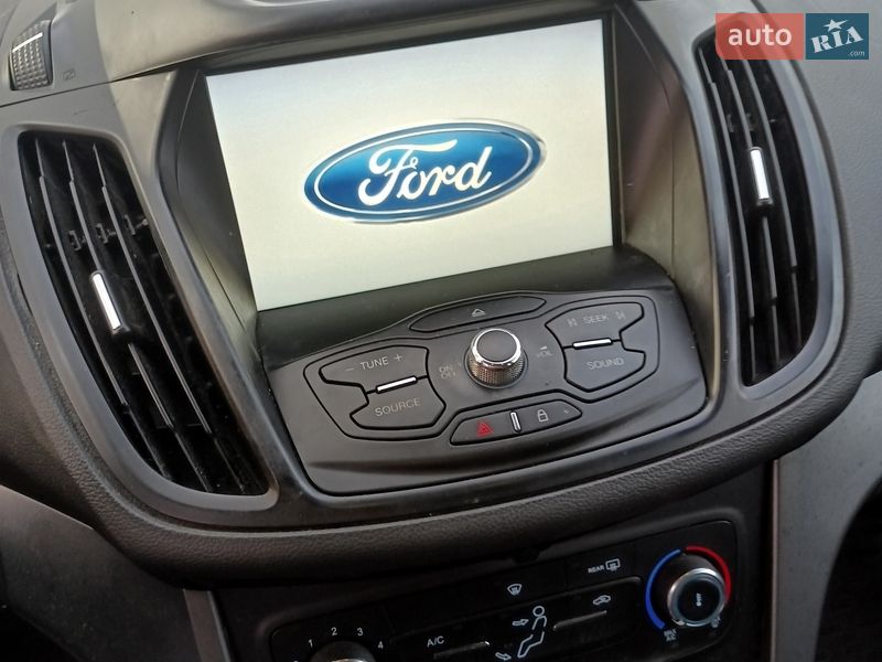 Внедорожник / Кроссовер Ford Escape 2017 в Ровно