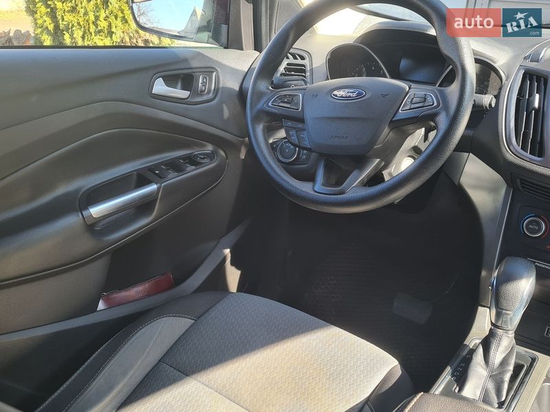 Внедорожник / Кроссовер Ford Escape 2017 в Сквире