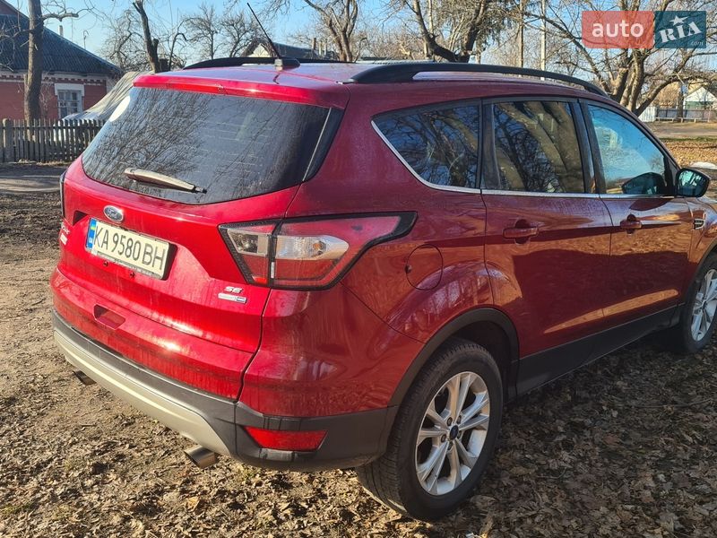 Внедорожник / Кроссовер Ford Escape 2017 в Сквире