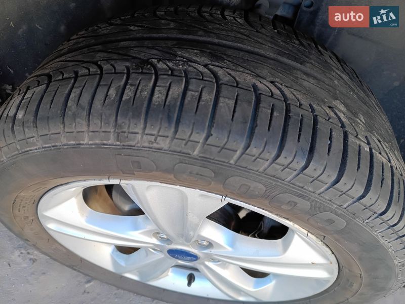 Позашляховик / Кросовер Ford Escape 2015 в Запоріжжі