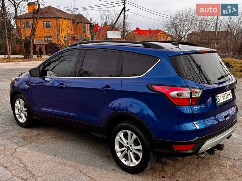 Внедорожник / Кроссовер Ford Escape 2017 в Кривом Роге