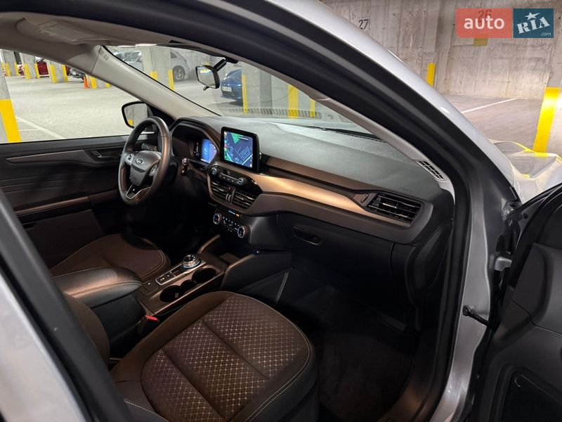 Позашляховик / Кросовер Ford Escape 2023 в Тернополі