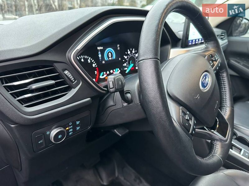 Внедорожник / Кроссовер Ford Escape 2019 в Киеве