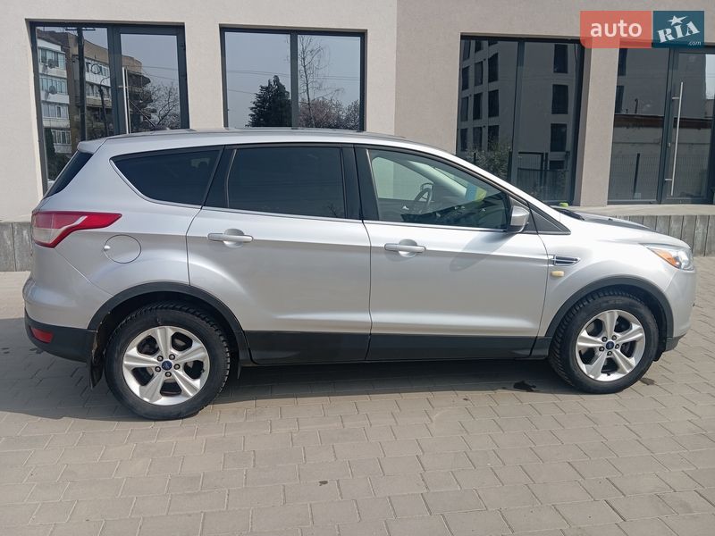 Позашляховик / Кросовер Ford Escape 2016 в Ужгороді