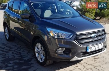 Внедорожник / Кроссовер Ford Escape 2016 в Хмельницком
