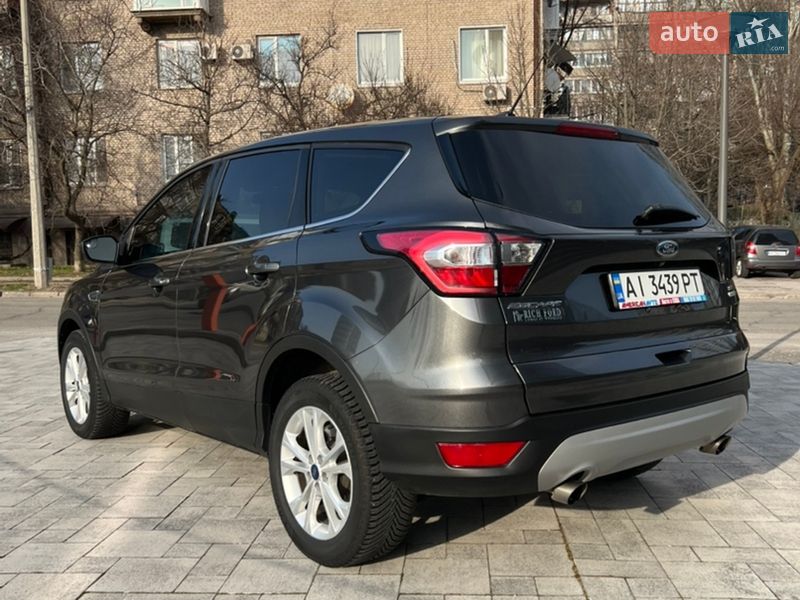 Позашляховик / Кросовер Ford Escape 2017 в Запоріжжі