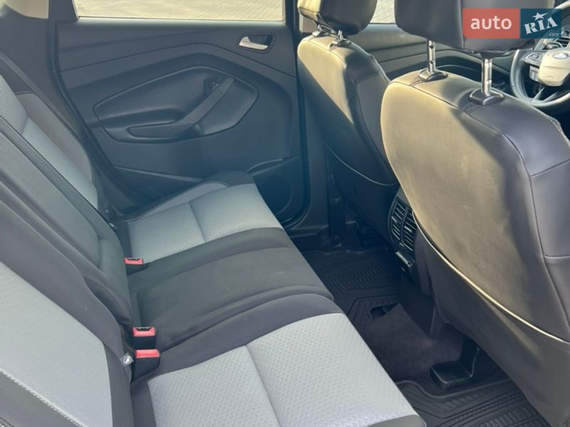 Позашляховик / Кросовер Ford Escape 2017 в Запоріжжі