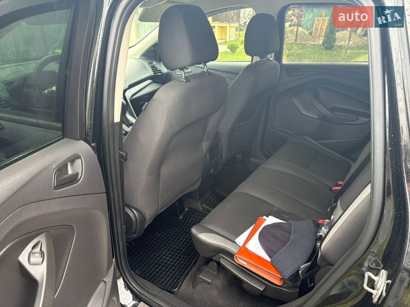 Внедорожник / Кроссовер Ford Escape 2016 в Стрые