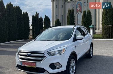 Внедорожник / Кроссовер Ford Escape 2016 в Дубно