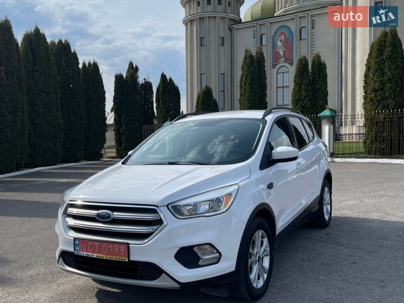 Позашляховик / Кросовер Ford Escape 2016 в Дубні фото Позашляховик / Кросовер Ford Escape 2016 в Дубні