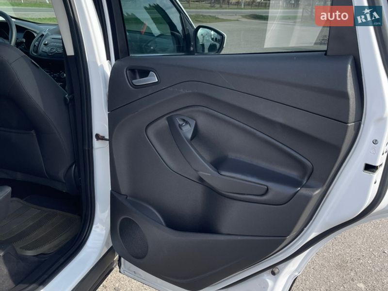 Позашляховик / Кросовер Ford Escape 2016 в Дубні фото 19 Позашляховик / Кросовер Ford Escape 2016 в Дубні