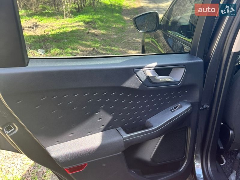 Позашляховик / Кросовер Ford Escape 2020 в Запоріжжі
