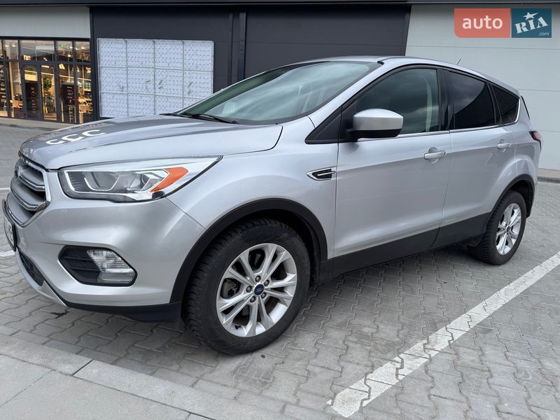 Позашляховик / Кросовер Ford Escape 2017 в Мукачевому