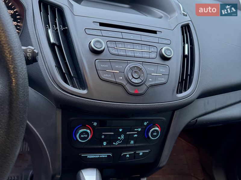 Позашляховик / Кросовер Ford Escape 2017 в Мукачевому