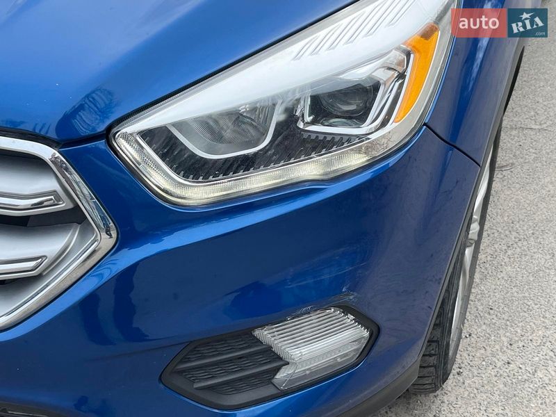 Внедорожник / Кроссовер Ford Escape 2017 в Киеве