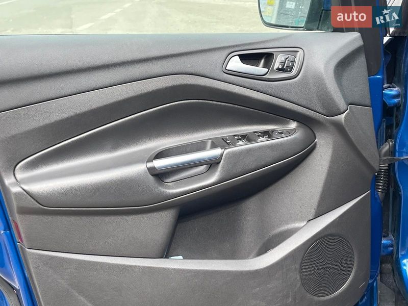 Внедорожник / Кроссовер Ford Escape 2017 в Киеве