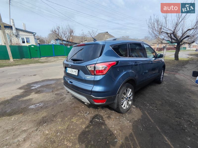Внедорожник / Кроссовер Ford Escape 2018 в Лохвице