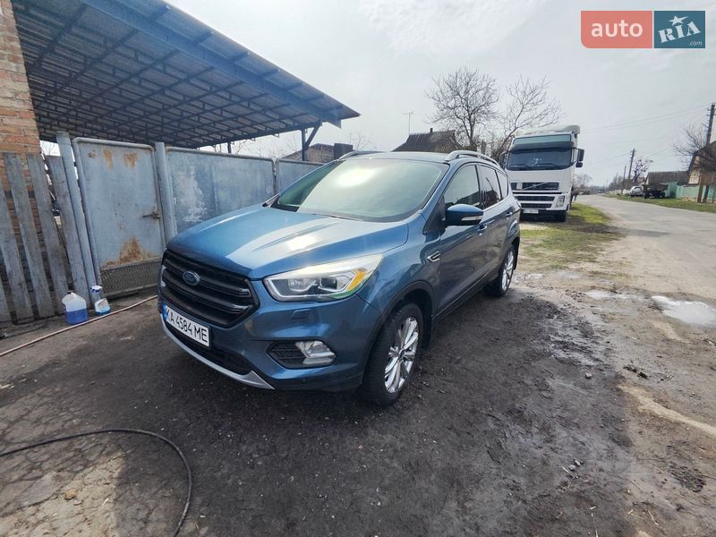 Внедорожник / Кроссовер Ford Escape 2018 в Лохвице